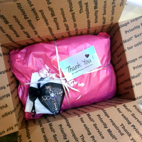 What to expect when you shop my closet! - Picture 7 of 12